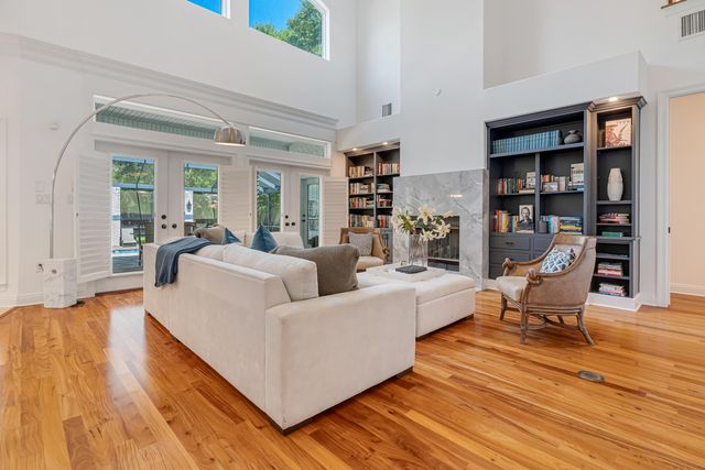 111 Troy Circle, Fort Walton Beach, FL 32547