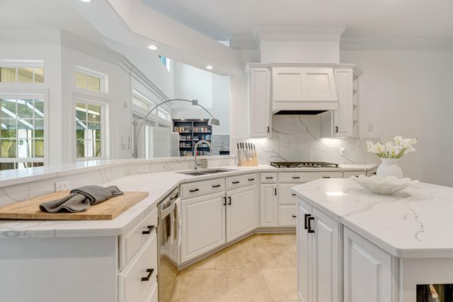 111 Troy Circle, Fort Walton Beach, FL 32547