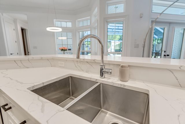 111 Troy Circle, Fort Walton Beach, FL 32547