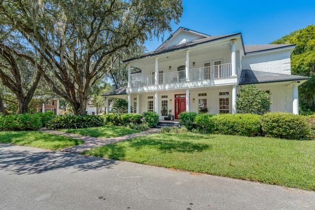 111 Troy Circle, Fort Walton Beach, FL 32547