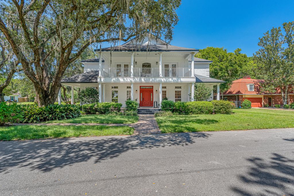 111 Troy Circle, Fort Walton Beach, FL 32547