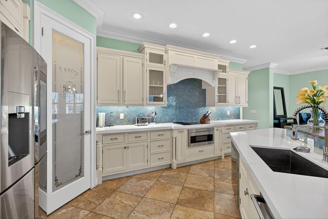 8551 SE Driftwood Street, Hobe Sound, FL 33455