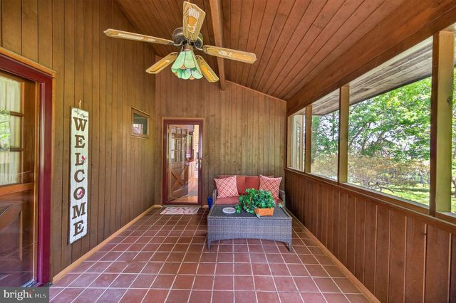 648 ABBIE LN, Kearneysville, WV 25430