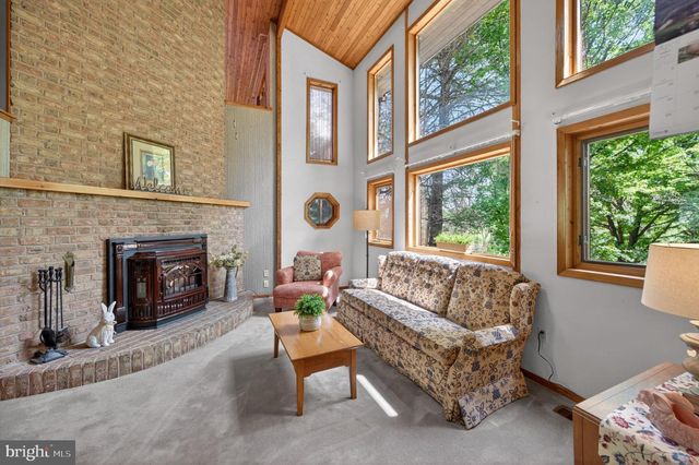 648 ABBIE LN, Kearneysville, WV 25430