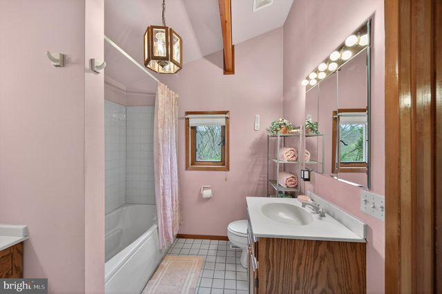 648 ABBIE LN, Kearneysville, WV 25430