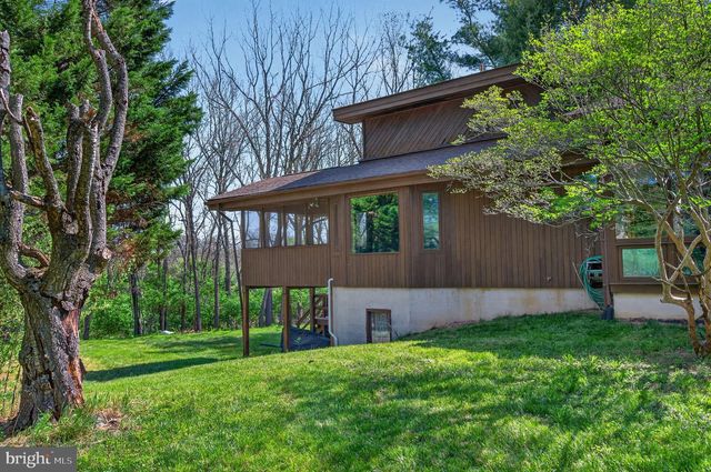 648 ABBIE LN, Kearneysville, WV 25430
