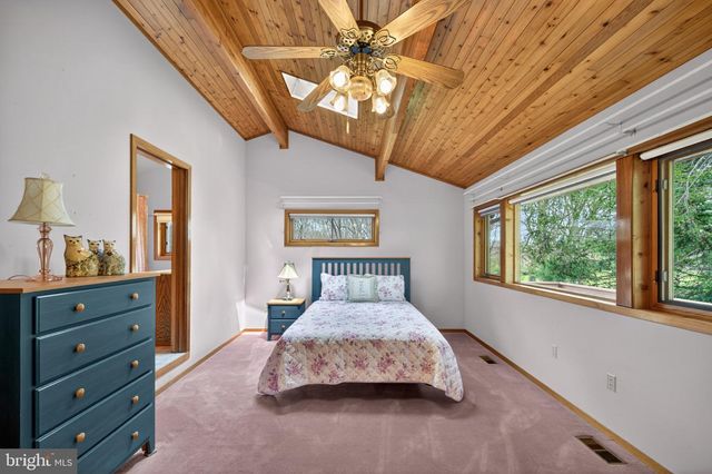 648 ABBIE LN, Kearneysville, WV 25430