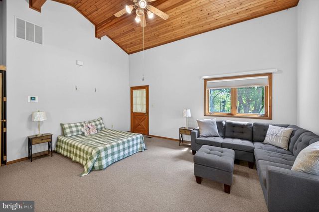 648 ABBIE LN, Kearneysville, WV 25430