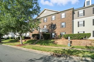 1068 Plaza Walk Drive, Charlotte, NC 28215