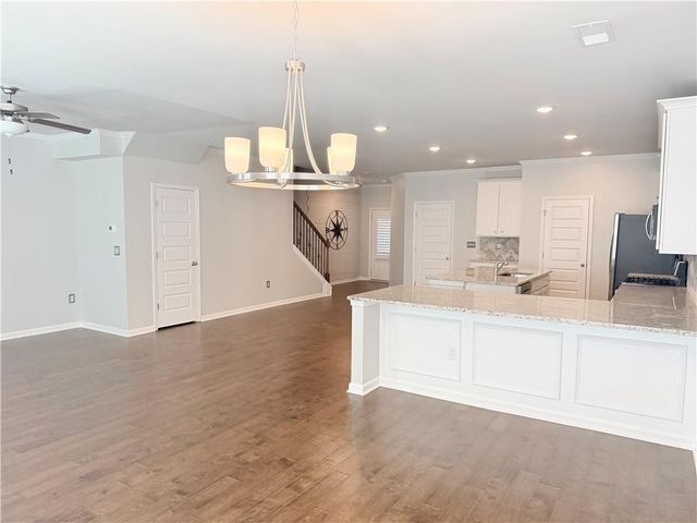 2104 Shetley Creek Dr, Norcross, GA 30071