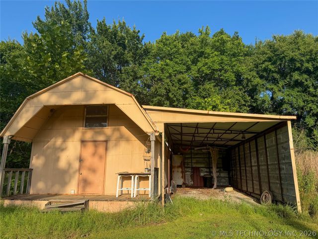 607 NE Bluff, Tamaha, OK 74462