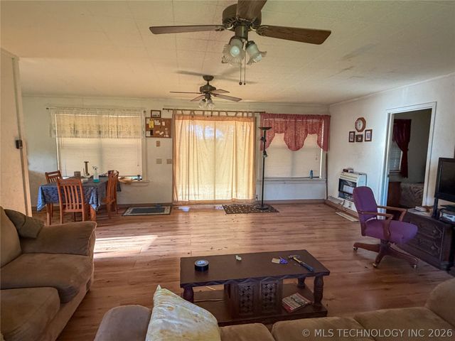 607 NE Bluff, Tamaha, OK 74462