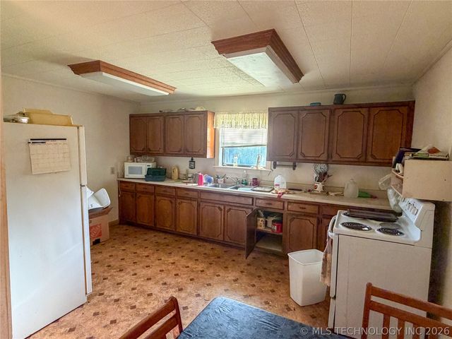 607 NE Bluff, Tamaha, OK 74462