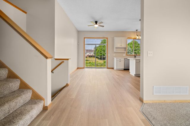 808 Lindsey Lane, Belle Plaine, MN 56011