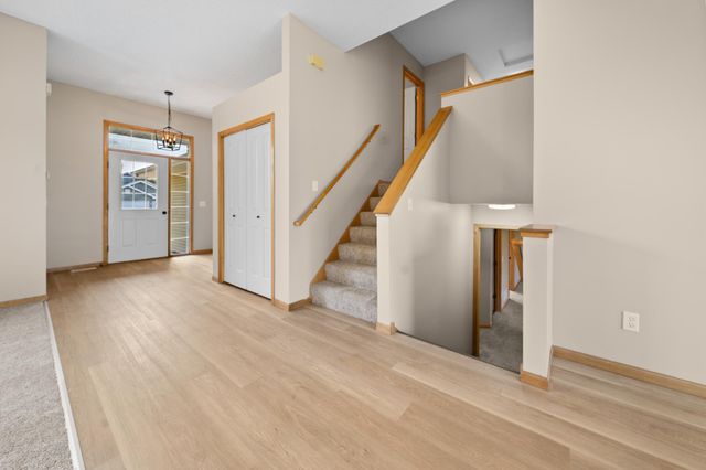 808 Lindsey Lane, Belle Plaine, MN 56011
