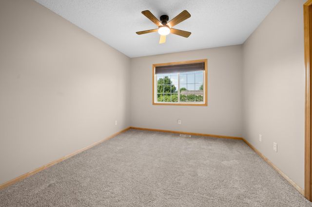 808 Lindsey Lane, Belle Plaine, MN 56011