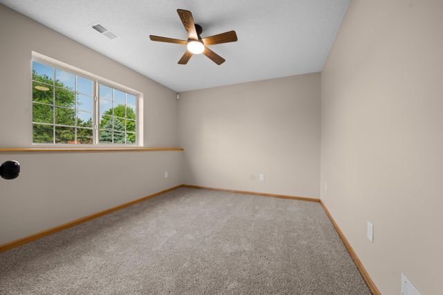 808 Lindsey Lane, Belle Plaine, MN 56011