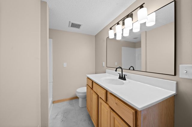 808 Lindsey Lane, Belle Plaine, MN 56011
