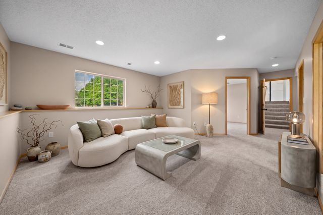 808 Lindsey Lane, Belle Plaine, MN 56011
