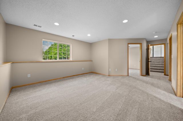 808 Lindsey Lane, Belle Plaine, MN 56011