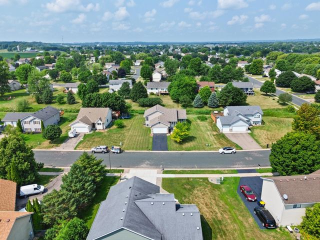 808 Lindsey Lane, Belle Plaine, MN 56011