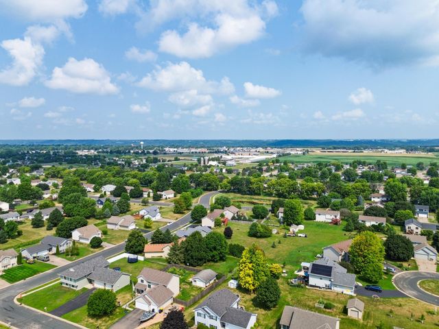 808 Lindsey Lane, Belle Plaine, MN 56011
