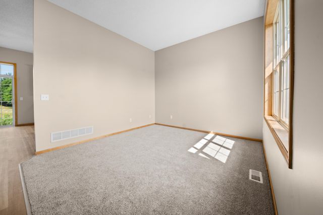 808 Lindsey Lane, Belle Plaine, MN 56011
