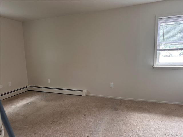 400 N corona B3, Valley Stream, NY 11580