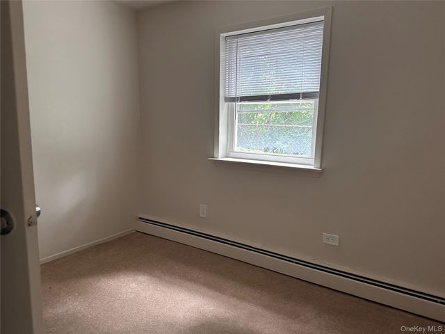 400 N corona B3, Valley Stream, NY 11580