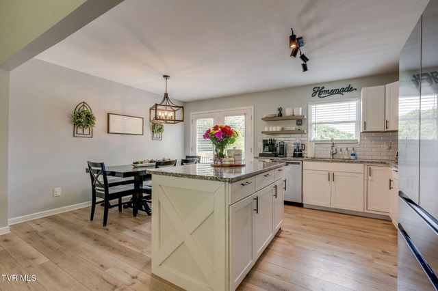 220 Old Siam Road, Elizabethton, TN 37643