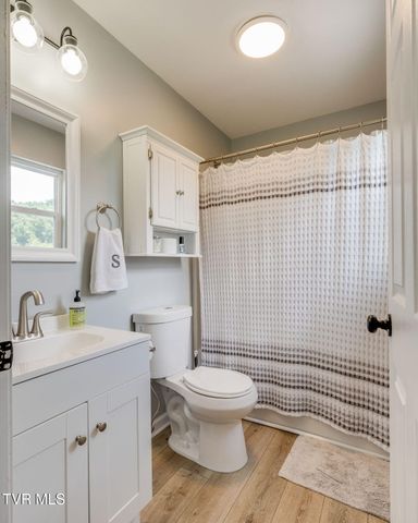 220 Old Siam Road, Elizabethton, TN 37643