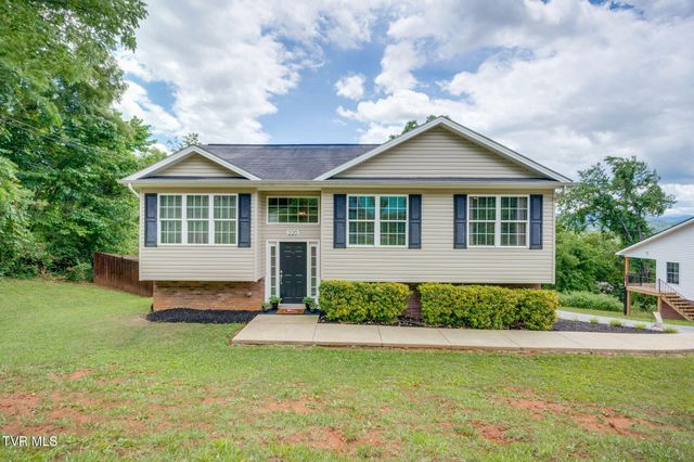 220 Old Siam Road, Elizabethton, TN 37643