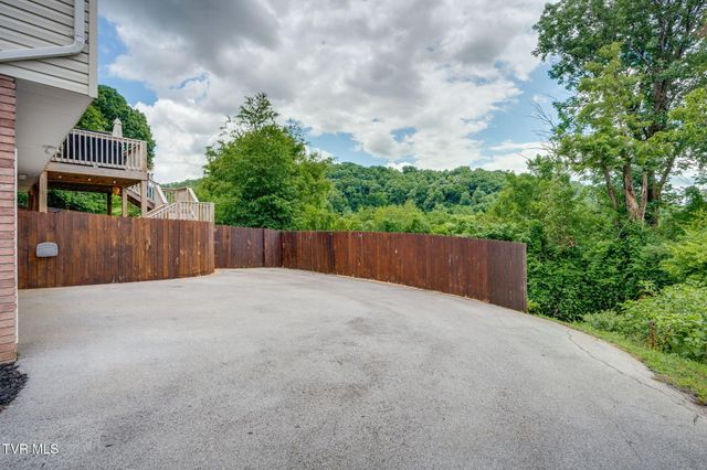 220 Old Siam Road, Elizabethton, TN 37643