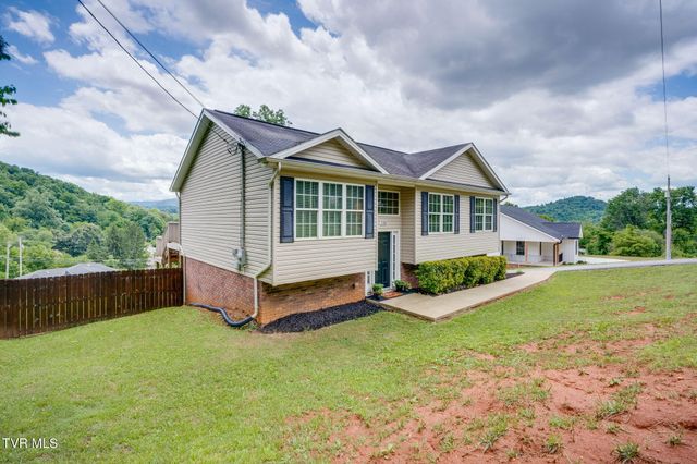 220 Old Siam Road, Elizabethton, TN 37643