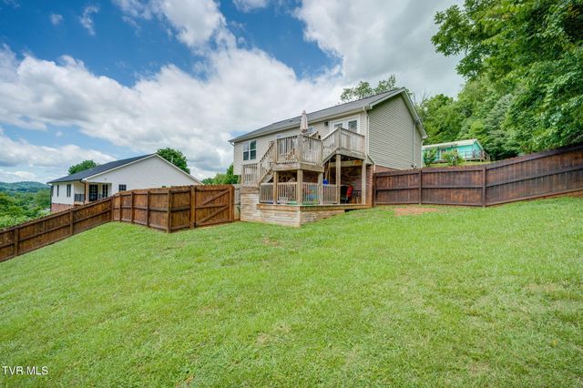 220 Old Siam Road, Elizabethton, TN 37643