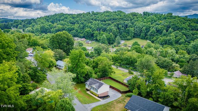 220 Old Siam Road, Elizabethton, TN 37643