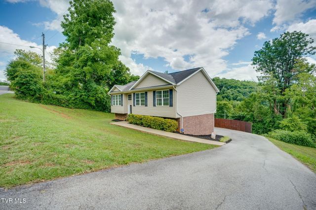220 Old Siam Road, Elizabethton, TN 37643