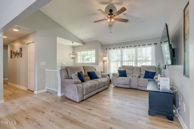 220 Old Siam Road, Elizabethton, TN 37643