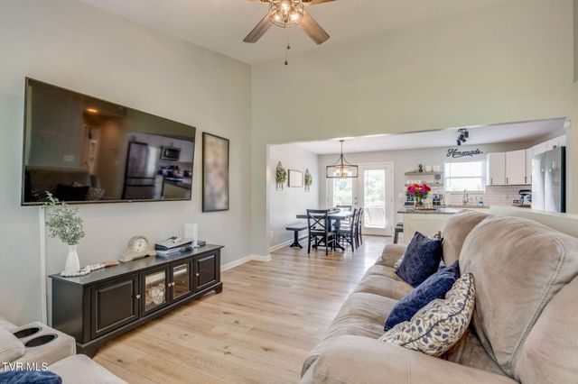 220 Old Siam Road, Elizabethton, TN 37643