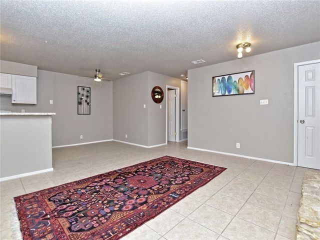 8905 Pineridge DR B, Austin, TX 78729
