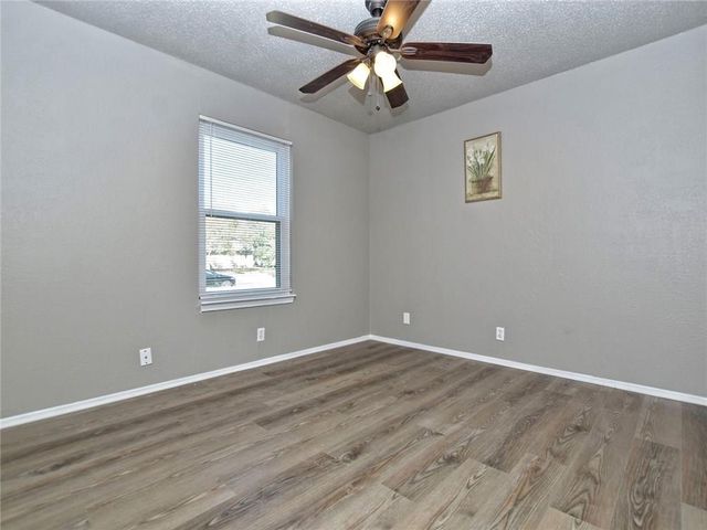 8905 Pineridge DR B, Austin, TX 78729