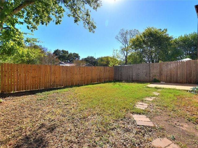 8905 Pineridge DR B, Austin, TX 78729
