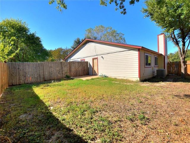 8905 Pineridge DR B, Austin, TX 78729