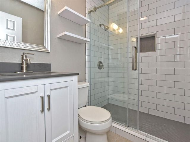 8905 Pineridge DR B, Austin, TX 78729