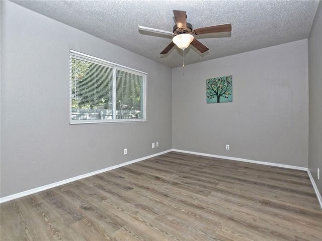 8905 Pineridge DR B, Austin, TX 78729