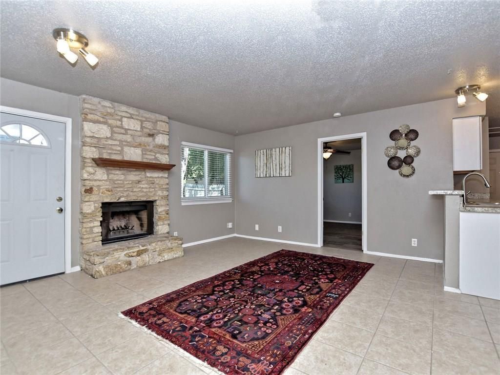 8905 Pineridge DR B, Austin, TX 78729
