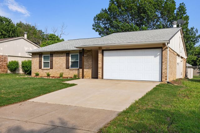 1004 Fort Worth Street, Mansfield, TX 76063
