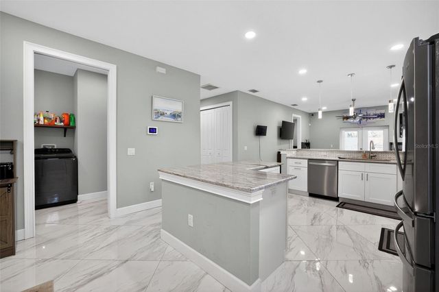 711 28TH AVENUE S, St Petersburg, FL 33705