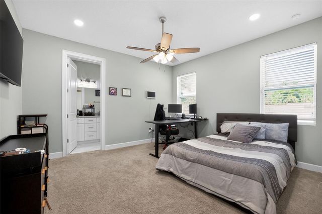 711 28TH AVENUE S, St Petersburg, FL 33705