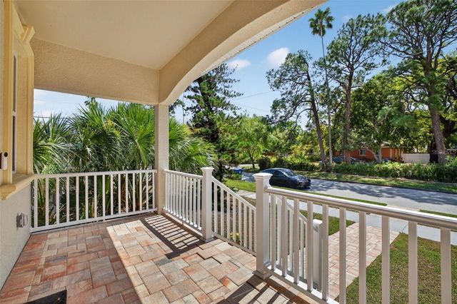 711 28TH AVENUE S, St Petersburg, FL 33705